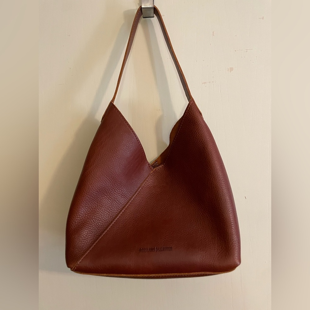 Portland Leather Goods Large Naomi Shoulder Bag in Nutmeg